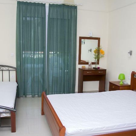 Golden Sun Apartment Rovies Luaran gambar