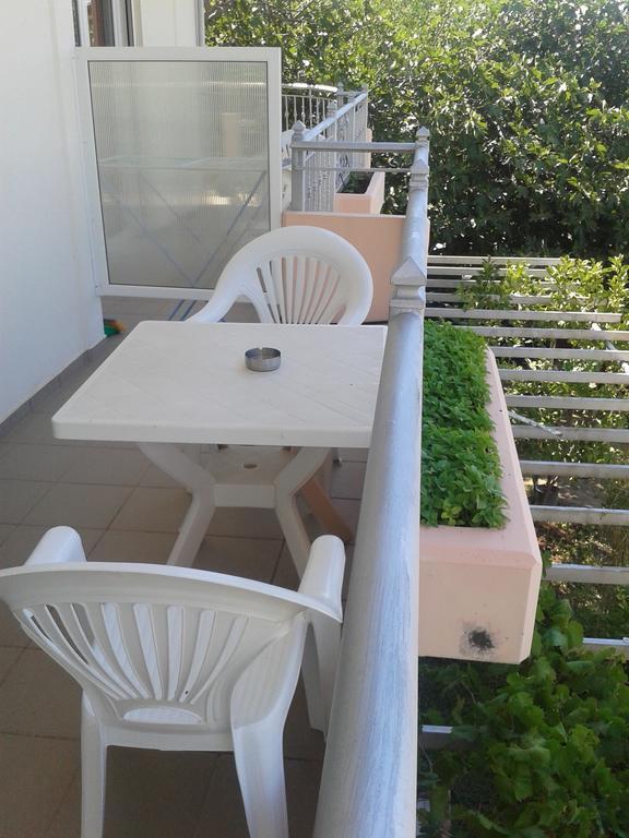 Golden Sun Apartment Rovies Luaran gambar