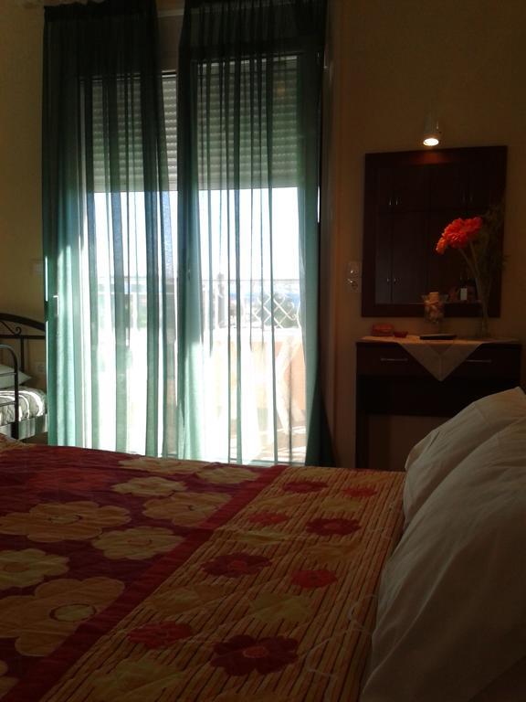 Golden Sun Apartment Rovies Bilik gambar