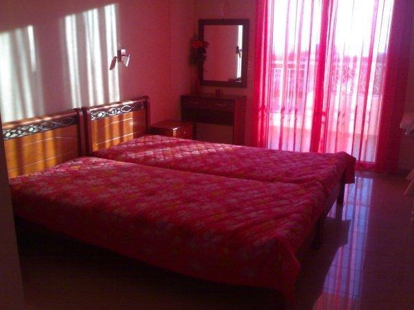 Golden Sun Apartment Rovies Bilik gambar