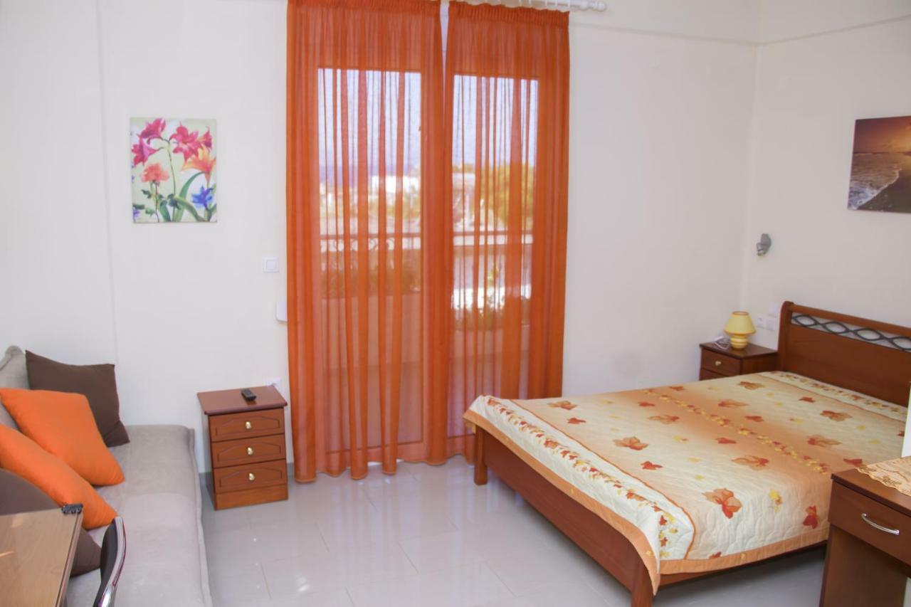 Golden Sun Apartment Rovies Luaran gambar